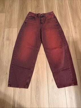 BDG Logan Cinch Back Boyfriend Jeans Size 28